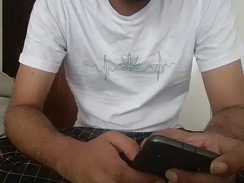 Snapshot of playboyx007 chatting on April 25, 3:20 am playboyx007 online show from April 25, 3:20 am