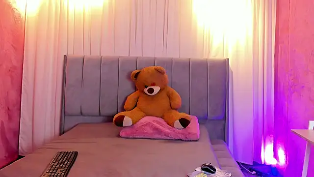 Snapshot of nanii_velvett chatting on February 27, 1:07 pm nanii velvett online show from February 27, 1:07 pm