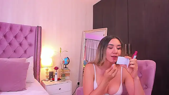 Snapshot of natashaleightt chatting on March 5, 11:49 pm natashaleightt online show from March 5, 11:49 pm