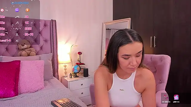 Snapshot of natashaleightt chatting on October 5, 4:05 pm natashaleightt online show from October 5, 4:05 pm