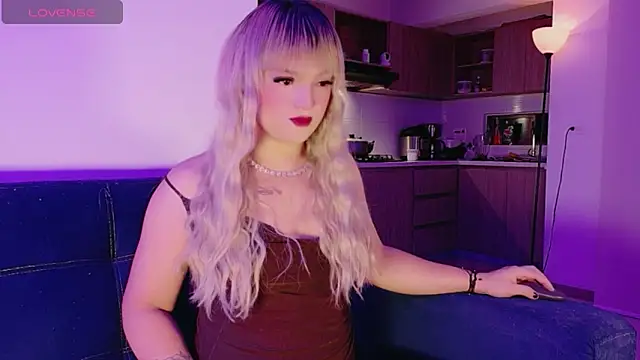 Snapshot of ScarletThompsonx chatting on April 24, 6:38 am ScarletThompsonx online show from April 24, 6:38 am