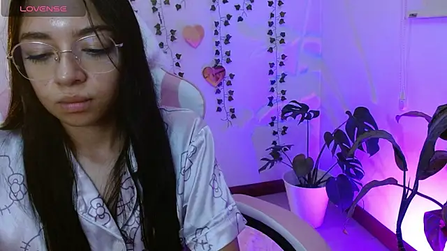 hellokitty  valery online show from May 20, 1:01 am