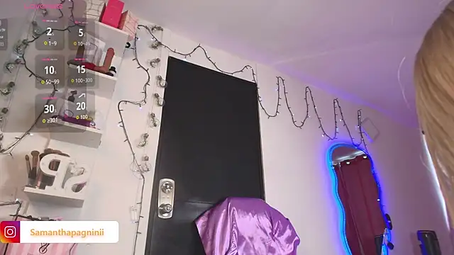 Snapshot of samantha_pagniini chatting on January 8, 8:33 pm samantha pagniini online show from January 8, 8:33 pm