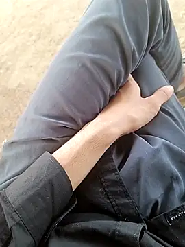 Snapshot of Delhi_BoyBigcock chatting on March 13, 3:33 am Delhi BoyBigcock online show from March 13, 3:33 am