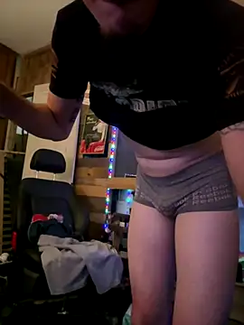 Snapshot of Polaroid_White chatting on October 1, 8:09 am Polaroid White online show from October 1, 8:09 am