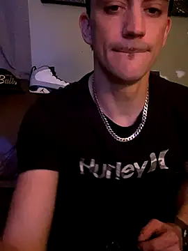 Snapshot of Polaroid_White chatting on October 17, 8:50 am Polaroid White online show from October 17, 8:50 am