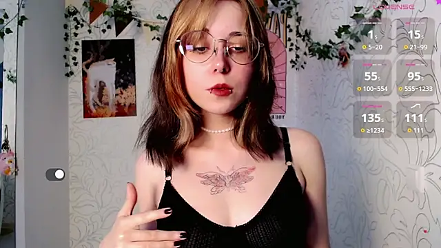 Snapshot of _miraclecattt_ chatting on February 24, 7:28 am miraclecattt online show from February 24, 7:28 am