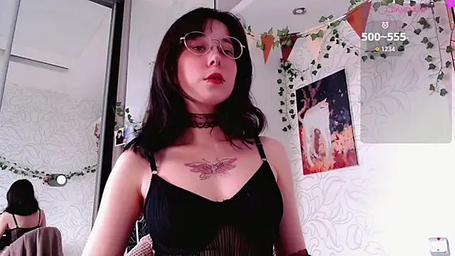 Snapshot of _miraclecattt_ chatting on March 29, 6:13 am miraclecattt online show from March 29, 6:13 am