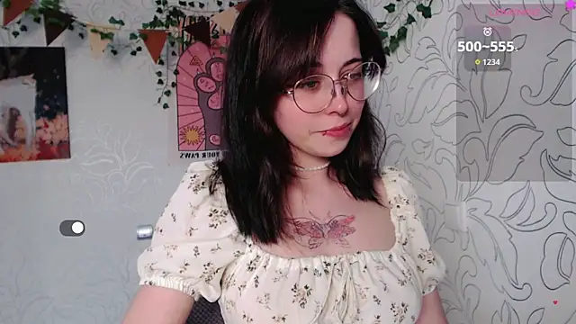 Snapshot of _miraclecattt_ chatting on April 10, 6:29 am miraclecattt online show from April 10, 6:29 am