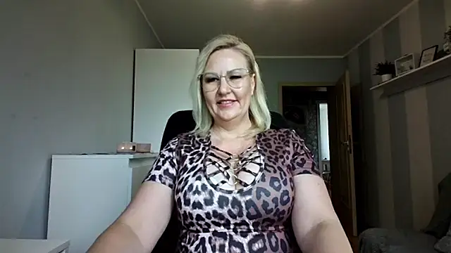 DianaLive online show from May 11, 6:19 am
