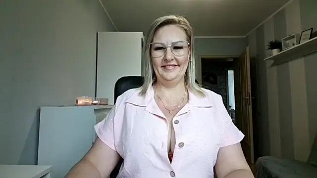DianaLive online show from May 18, 6:30 am