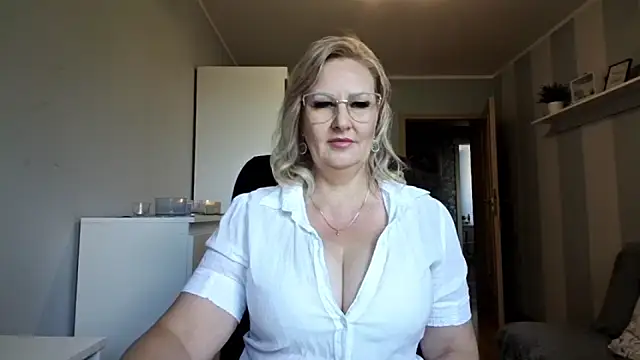 DianaLive online show from May 20, 7:36 am