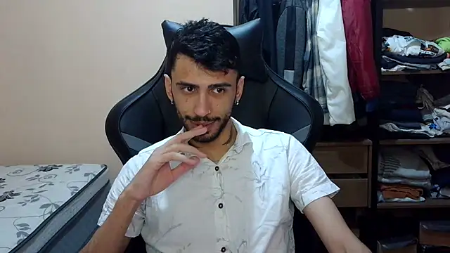 Snapshot of iendriw chatting on February 21, 3:40 am iendriw online show from February 21, 3:40 am