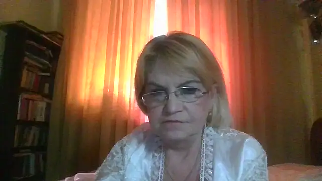 Snapshot of Heidi-Helga chatting on February 27, 4:52 am Heidi-Helga online show from February 27, 4:52 am