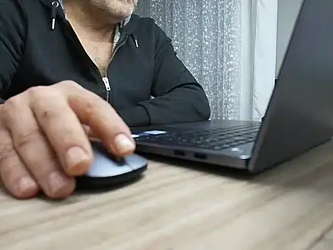 Snapshot of alykemylove01 chatting on February 25, 5:25 pm alykemylove01 online show from February 25, 5:25 pm