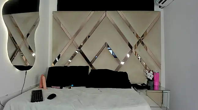 Snapshot of cataleyaxht chatting on March 21, 1:12 pm cataleyaxht online show from March 21, 1:12 pm