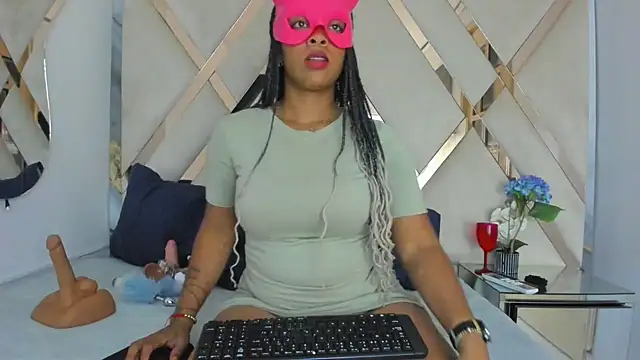 Snapshot of cataleyaxht chatting on October 18, 12:17 pm cataleyaxht online show from October 18, 12:17 pm