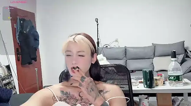 888888zzzz online show from March 9, 9:57 pm