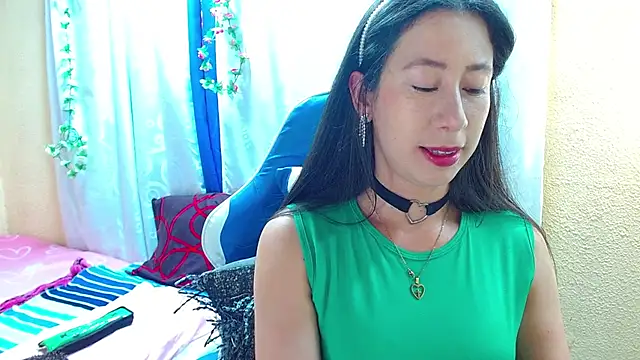 Snapshot of Gia_leinn chatting on October 17, 8:00 pm Gia leinn online show from October 17, 8:00 pm