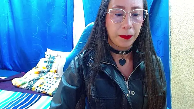 Gia leinn online show from May 8, 8:47 pm