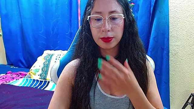 Gia leinn online show from May 16, 7:34 pm