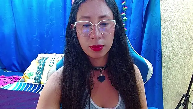 Gia leinn online show from May 16, 7:45 pm