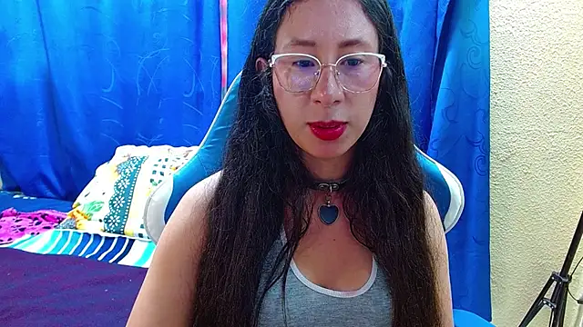 Gia leinn online show from May 16, 8:07 pm