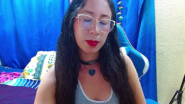 Gia leinn online show from May 16, 8:18 pm