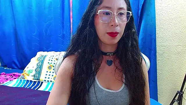 Gia leinn online show from May 16, 8:29 pm