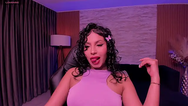 Snapshot of hannah_thomson_ chatting on October 2, 3:24 am hannah thomson  online show from October 2, 3:24 am