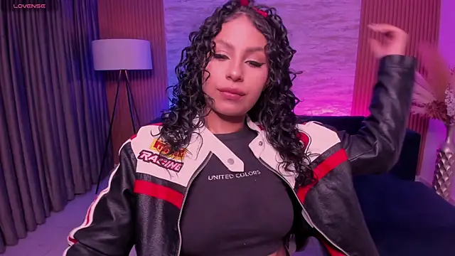 Snapshot of hannah_thomson_ chatting on October 14, 3:07 am hannah thomson  online show from October 14, 3:07 am