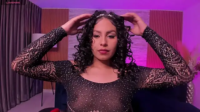 Snapshot of hannah_thomson_ chatting on October 21, 4:13 am hannah thomson  online show from October 21, 4:13 am