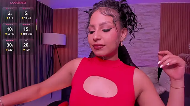 Snapshot of hannah_thomson_ chatting on October 29, 4:37 am hannah thomson  online show from October 29, 4:37 am