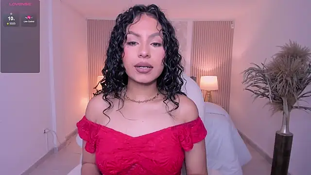 hannah thomson  online show from February 12, 3:23 am