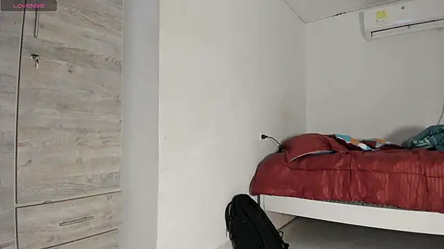 Snapshot of flor_herrera01 chatting on September 27, 5:01 am flor herrera01 online show from September 27, 5:01 am