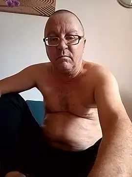 Snapshot of Vali1969 chatting on January 18, 12:42 pm Vali1969 online show from January 18, 12:42 pm