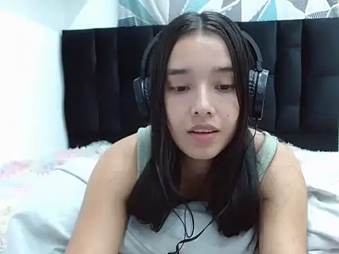 Snapshot of _luna_777 chatting on October 9, 9:35 pm luna 777 online show from October 9, 9:35 pm