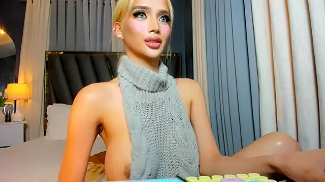 KylieSonique online show from May 8, 2:17 am