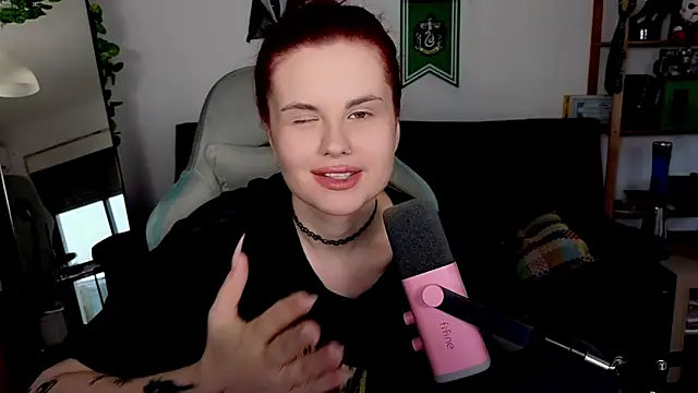 Della Ideal online show from November 14, 9:08 am