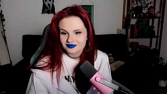 Della Ideal online show from December 1, 6:02 pm