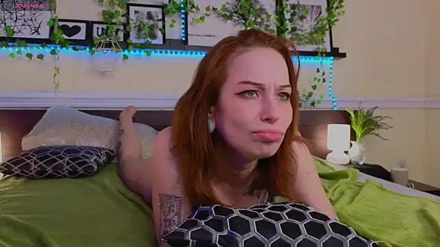 AliceTempt online show from March 10, 10:48 am