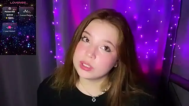 Snapshot of hot_sun chatting on March 8, 4:28 pm hot sun online show from March 8, 4:28 pm
