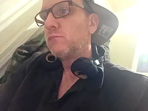 Snapshot of PornStro921 chatting on February 14, 1:30 pm PornStro921 online show from February 14, 1:30 pm