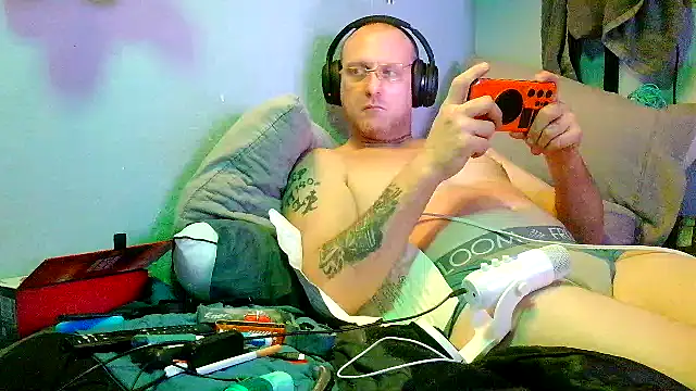 Snapshot of PornStro921 chatting on March 14, 4:40 am PornStro921 online show from March 14, 4:40 am