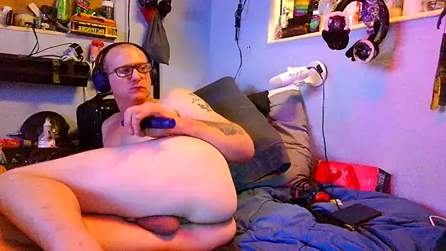 Snapshot of PornStro921 chatting on March 21, 8:19 am PornStro921 online show from March 21, 8:19 am