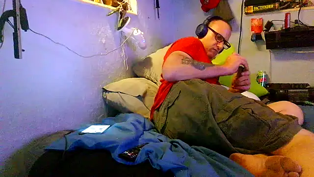 Snapshot of PornStro921 chatting on April 1, 1:41 pm PornStro921 online show from April 1, 1:41 pm