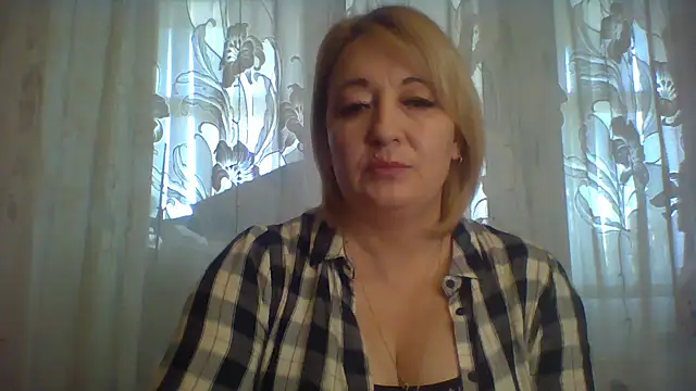 Snapshot of ArielXLoveresss chatting on February 26, 7:53 am ArielXLoveresss online show from February 26, 7:53 am