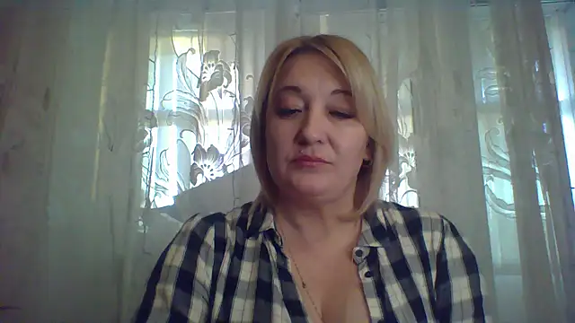 Snapshot of ArielXLoveresss chatting on February 26, 3:08 pm ArielXLoveresss online show from February 26, 3:08 pm