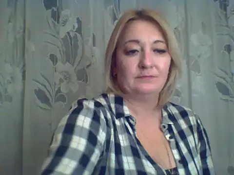Snapshot of ArielXLoveresss chatting on February 27, 4:10 pm ArielXLoveresss online show from February 27, 4:10 pm