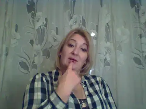 Snapshot of ArielXLoveresss chatting on February 27, 7:15 pm ArielXLoveresss online show from February 27, 7:15 pm